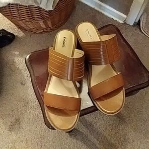 Sandles